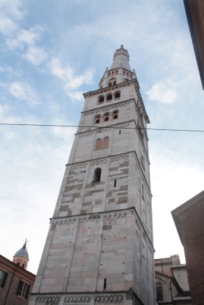 Ghirlandina Tower